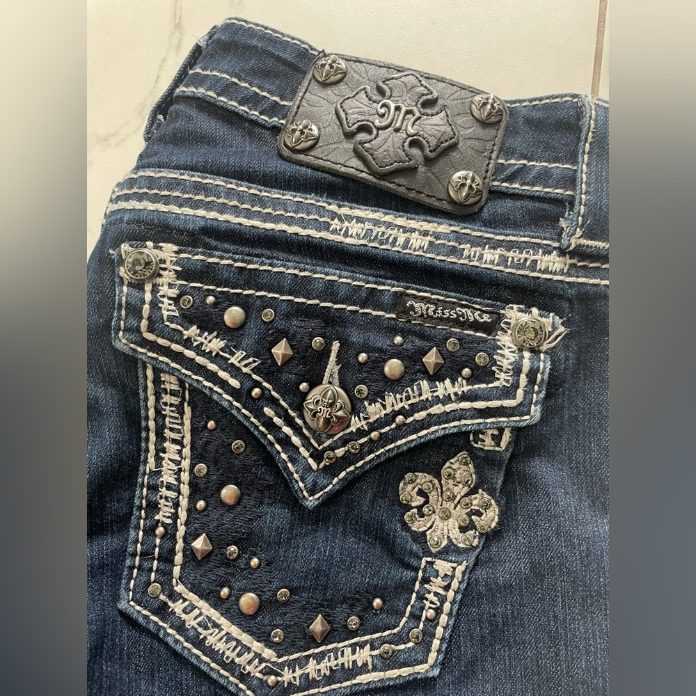Miss Me | Straight Leg Jeans  26 skinny embellished boot